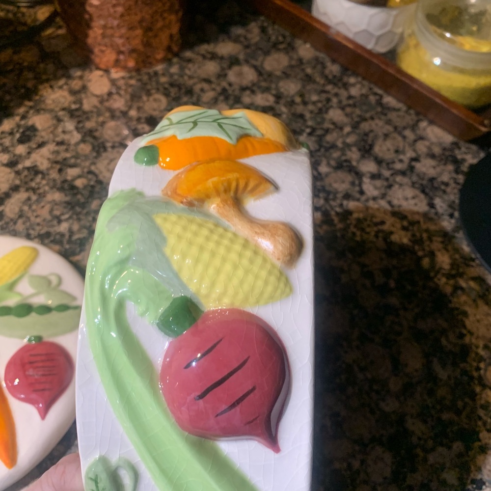 Colorful Ceramic Lid with Vegetables - Picture 12 of 12